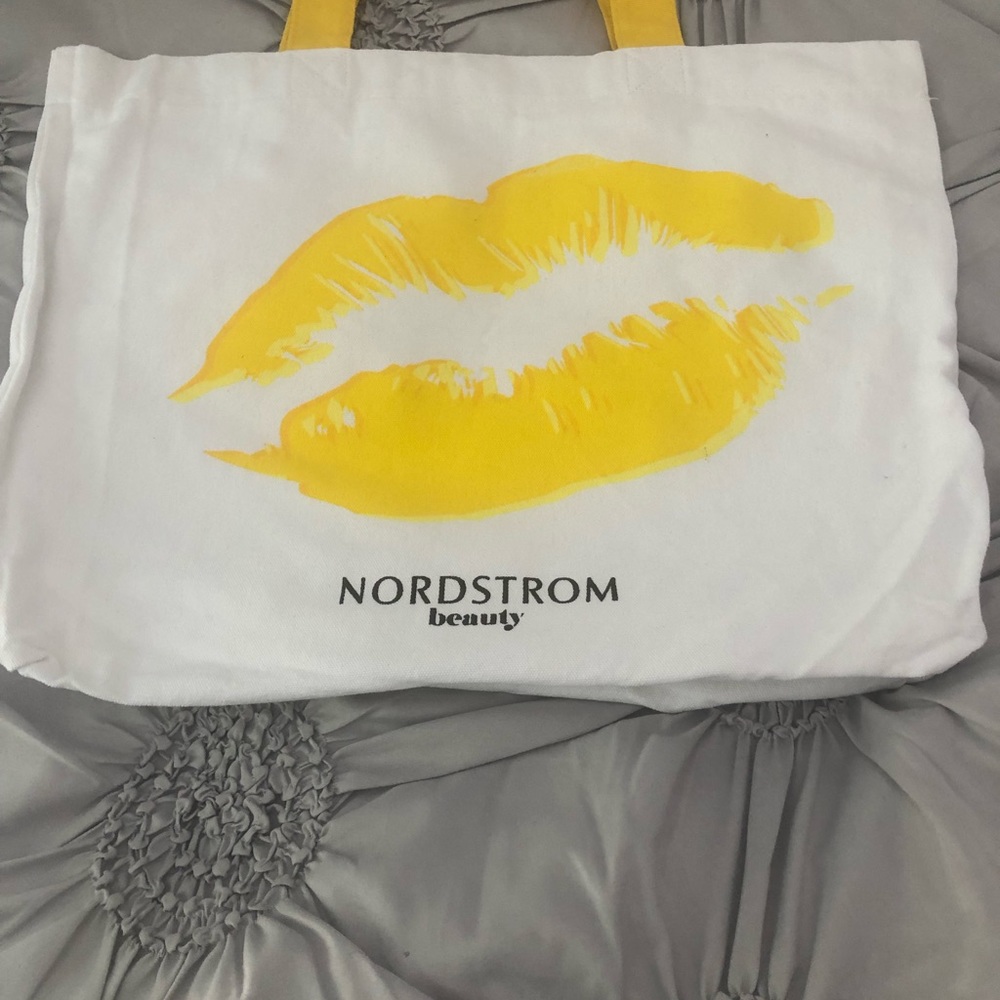 Tote - Picture 5 of 8